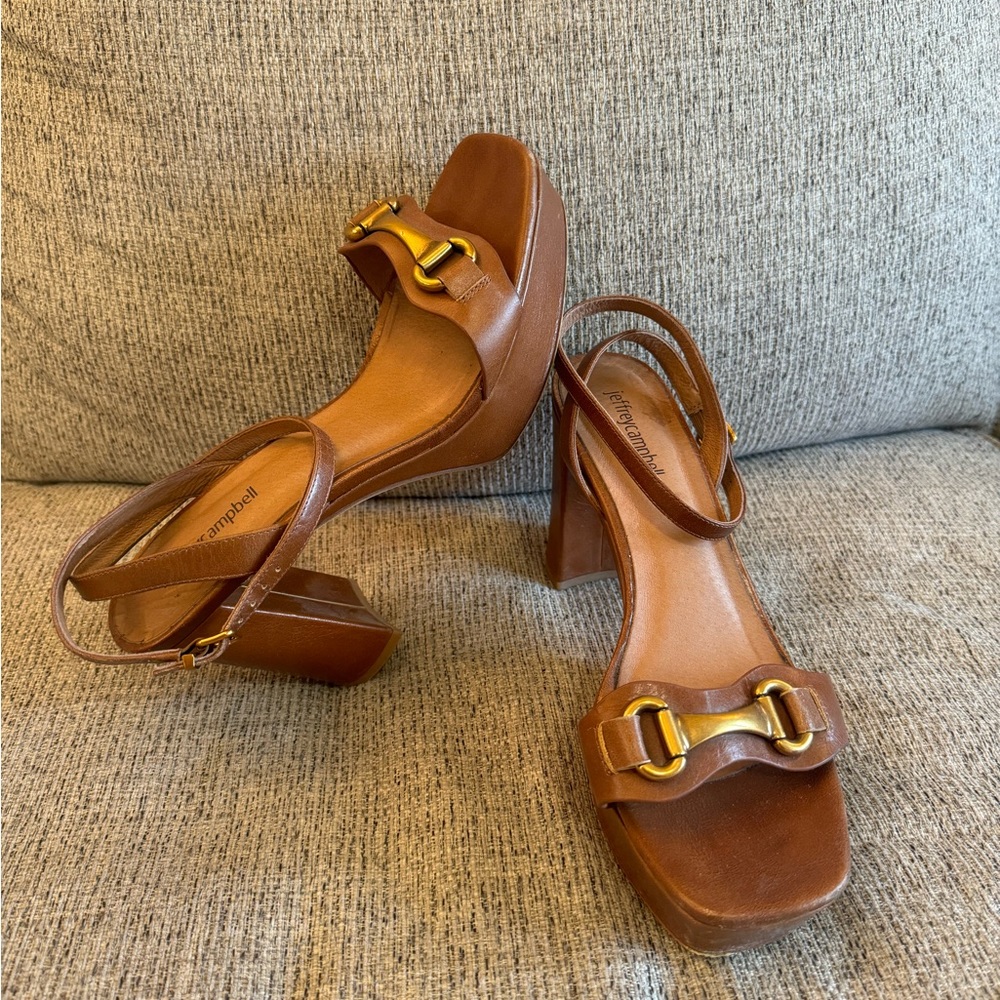 JEFFREY CAMPBELL Bold platform sandal brown and gold